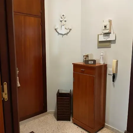 En Pleno Centro De Con Parking Economico * Кадіс