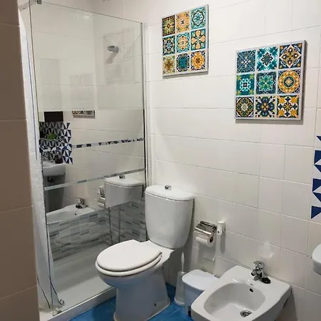 En Pleno Centro De Con Parking Economico * Cádiz