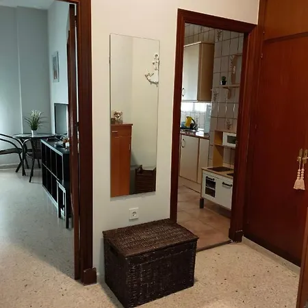 En Pleno Centro De Con Parking Economico * Кадіс