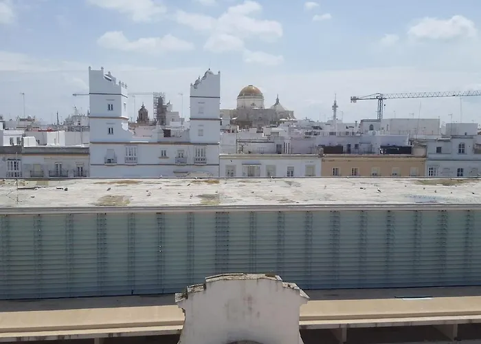 En Pleno Centro De Con Parking Economico * Cádiz