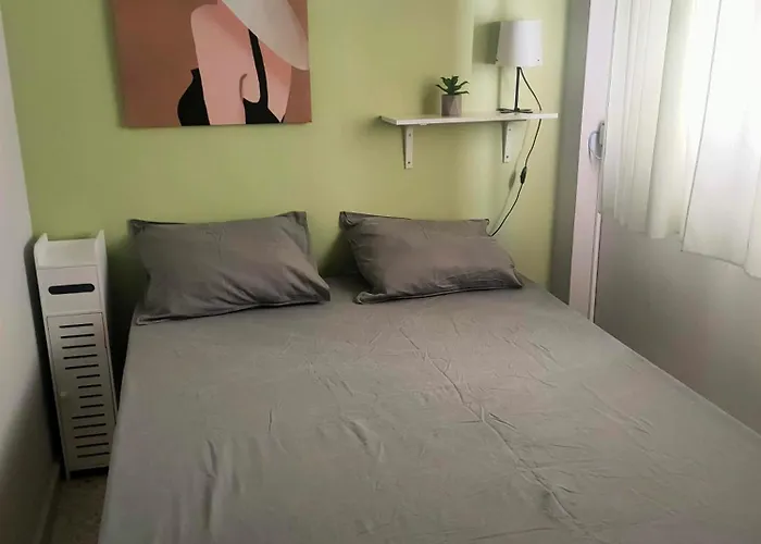 En Pleno Centro De Con Parking Economico * Cádiz