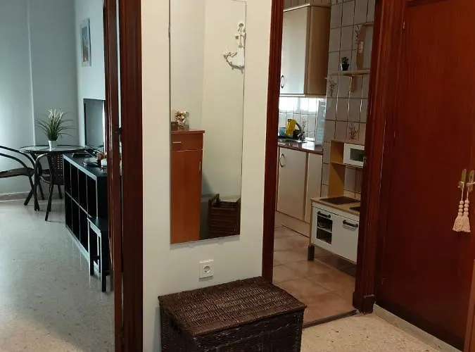 En Pleno Centro De Con Parking Economico * カディス