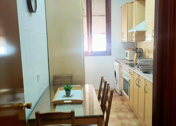 En Pleno Centro De Con Parking Economico カディス